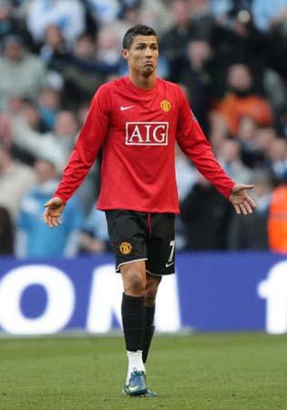 输给米兰后拉齐奥对主裁判不判罚点球不满，决定新闻沉默（不满主裁漏判点球，拉齐奥负于米兰后宣布新闻静默）