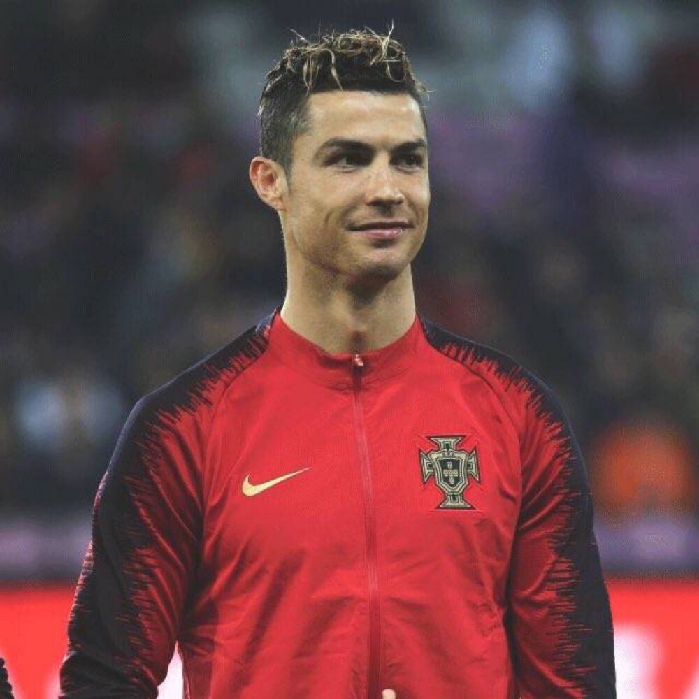 湖人詹姆斯关键封盖锁定胜局（詹姆斯关键封盖助湖人锁定胜利）