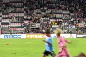 山西13分胜广东！奎因徐杰合砍52分难救主，杜锋4张王牌未用，赛后直言不满2人（山西力克广东赢13分！奎因、徐杰合得52分难挽败局，杜锋雪藏四王牌，赛后直言不满两将）