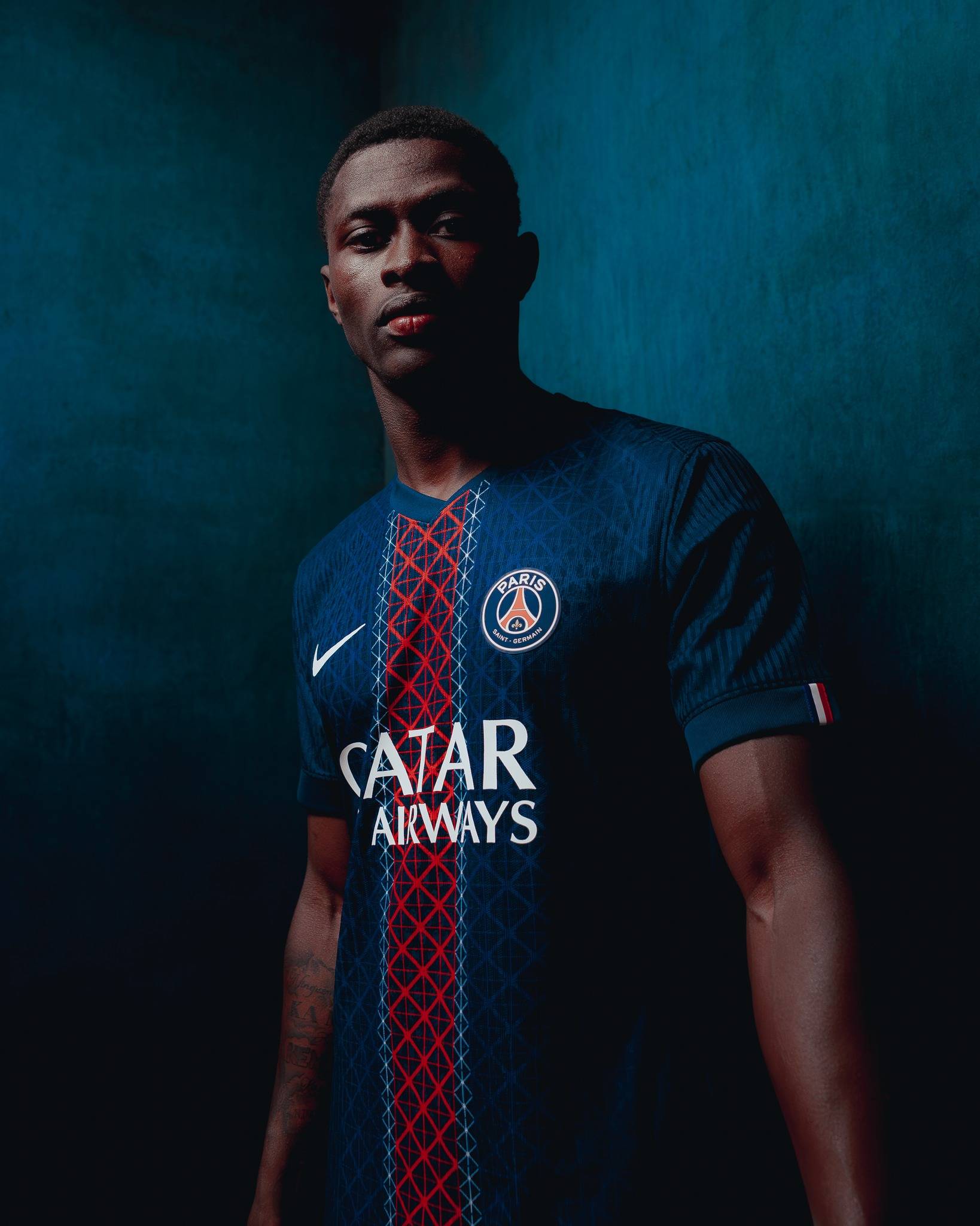 球队战术调整有效限制对手发挥（战术调整奏效，成功压制对手表现）