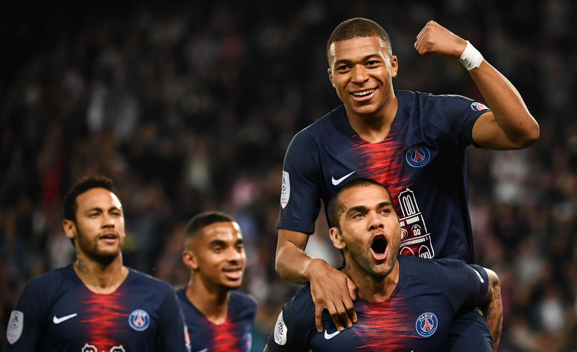卡里克、鲁尼和弗莱彻，都在曼联青训体系。