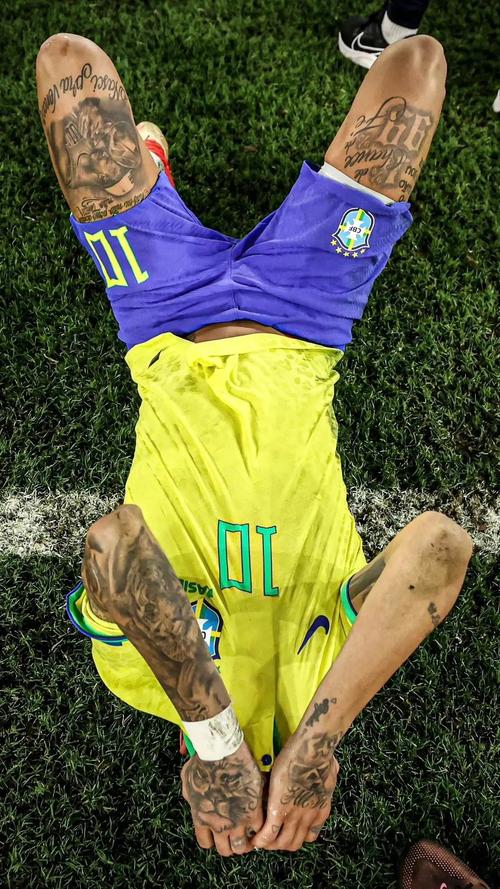 瓜帅：不排斥未来回归巴萨，但现在他们有更适合的人选（瓜迪奥拉：对重返巴萨持开放态度，但眼下他们已有更合适的人选）