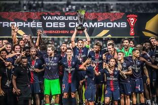 扎戈：托蒂睡觉打呼噜还说梦话；吐西蒙尼口水是因他故意挑衅（扎戈：托蒂睡觉会打鼾也会说梦话；向西蒙尼吐口水因其刻意挑衅）