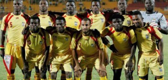 克尼佩尔超高难度后仰三分命中，黄蜂&猛龙进入加时赛！（克尼佩尔后仰高难三分飙中，黄蜂与猛龙战至加时！）