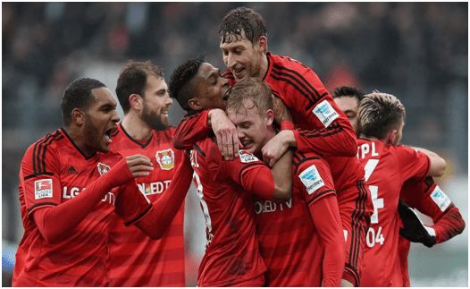 镜报：曼联1月无法召回霍伊伦，那不勒斯有欧冠资格就能买断（镜报：曼联冬窗无法回收霍伊伦，那不勒斯若获欧冠资格即可触发买断）